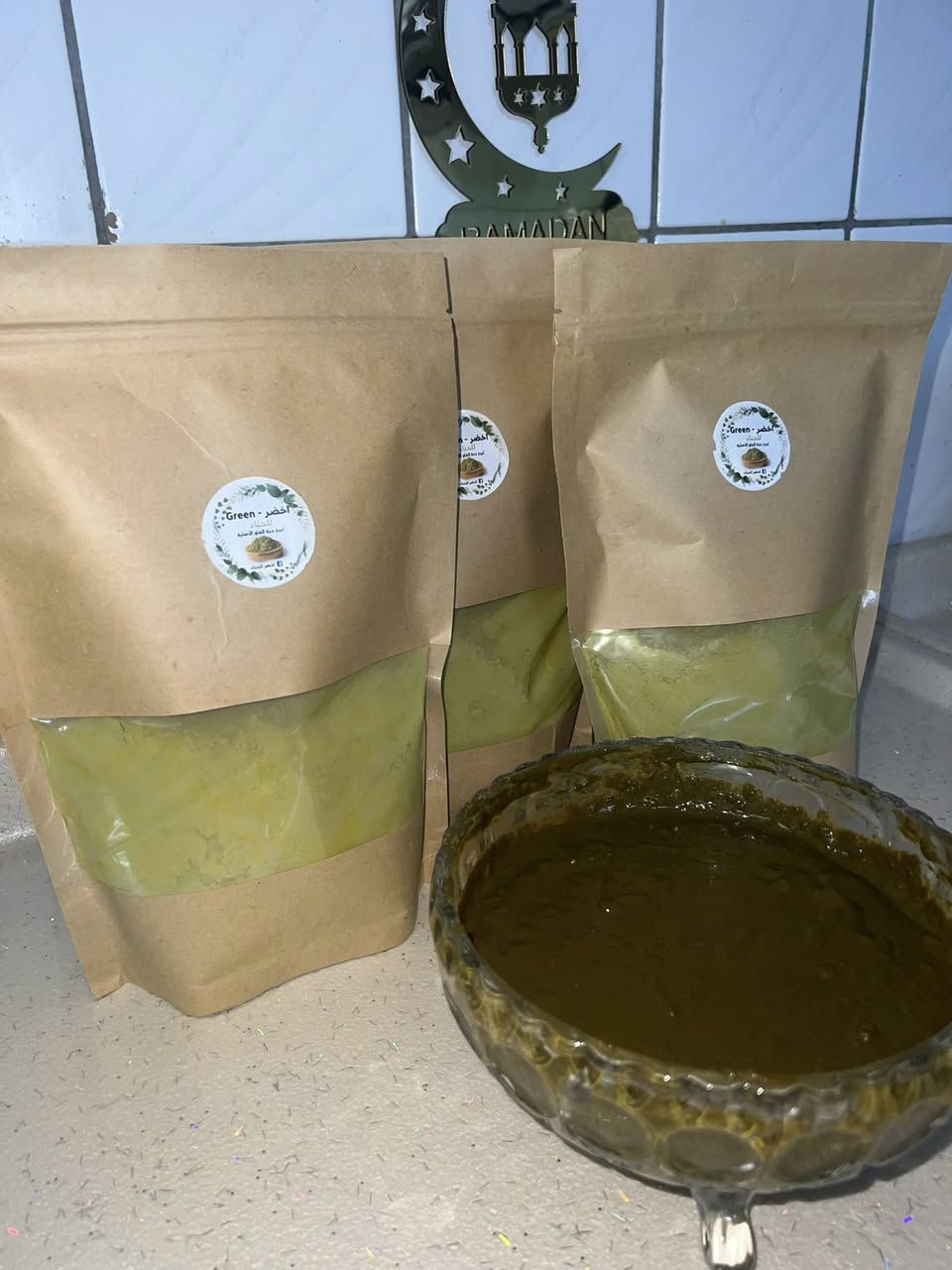 يتوفر حنة الفاو الاصلية الخام ‼️‼️⚠️
ما فوائدها 
1—    تقوية بصيلات الشعر  
2 __  تعالج قشرة الرأس والحكة والفروة الدهنية 
3 __ تحسن ملمس و مضهر الشعر ولا تتلفه
4 __ تعمل على إيطالة وفرد الشعر
5 __ مع الاستمرار تقلل من التساقط
6 __ تعالج الشعر التالف من كثرة الأصباغ
7 __ تعالج الشعر المتقصف والنفشة والخشونة
8 __ تعطي لمعة و نعومة و تسريح للشعر
9—تستخدم مرة كل اسبوع لنتيجة اسرع 
 مع الاستمرارية تلاحظين طول بالشعر وتخف الكسرات
واذا تحبين معلومات اكثر ابحثي بالكوكل عن فوائد الحنة

🚫النص كيلو 13 الف
🚫الكيلو 25 الف

التوصيل 3 الف ايمن وايسر


**إذا كنت صاحب هذا الإعلان وتريد حذفه لأي سبب، رجاءا أرسل رسالة إلى الدعم الفني**