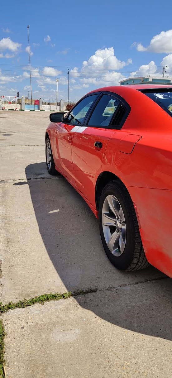 جارجر 2018 رقم بغداد بسمي وارد امريكي حادثه بنيد فقط بدون دواخل ماشيه95الف سياره جديده كير مكينه حداديه تخم تاير كله جديد مكان سياره مسيان *********** /***********/مكلف بلنشر
