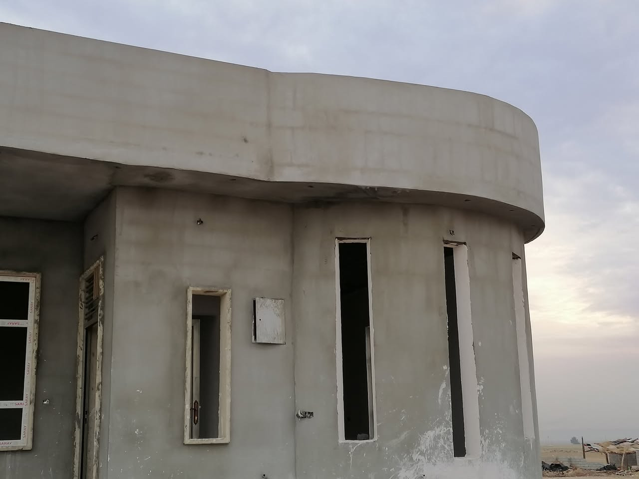 يوجد كادر لبخ سمنت وجص يعني البيت لبخ داخل وخارج وحسب الطلب قاط او قاطين شرط شغل هندسي درجه اولى وبأنسب الأسعار دقه بالعمل وأنجاز الشغل بأسرع وقت ممكن والتزام بالمواعيد الشغل داخل وخارج الحويجه وناحيه العباسي وكذالك القرى التابعه للحويجه و العباسي  للإستفسار اتصل وتدلل ***********
