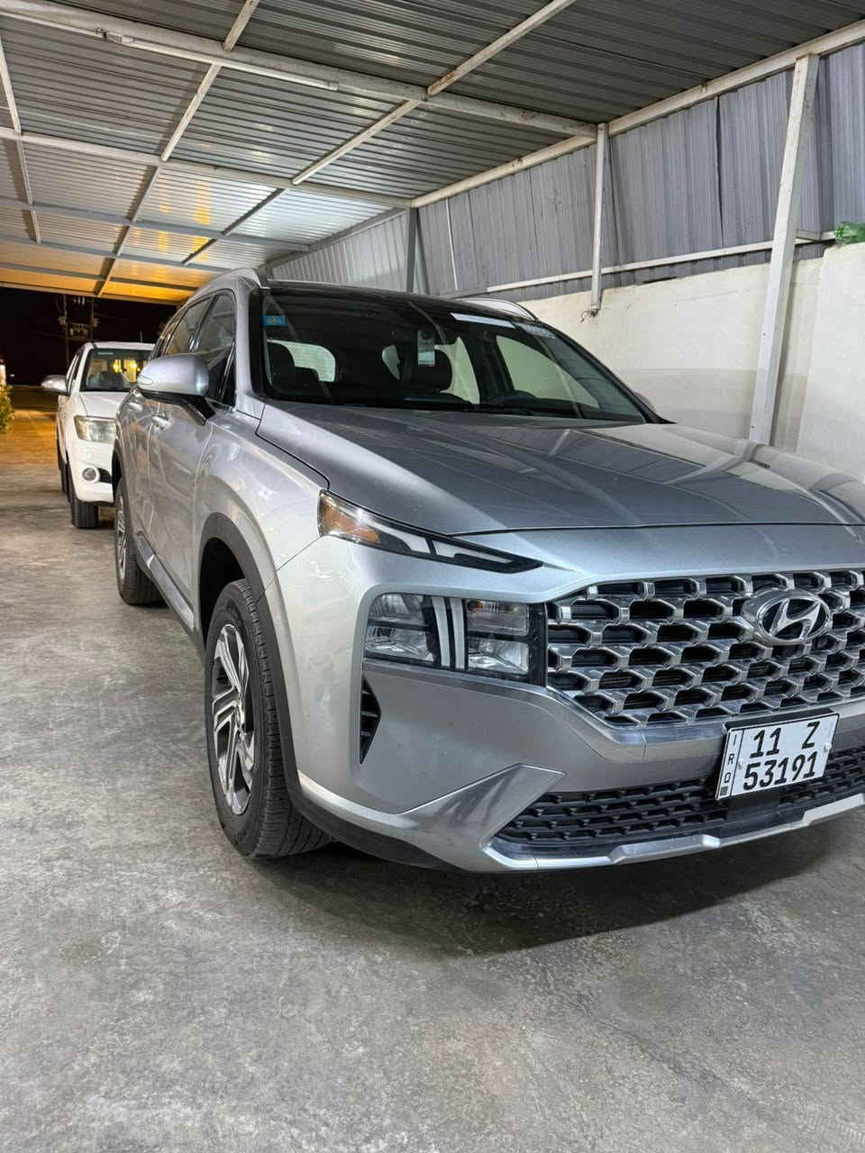 السلام عليكم اخوان 
سنتافيا 2023
السيارة فووول اخوان مكينه 2500 تنفس طبيعي 
حادثها قبق جنطة فقط بدون اي داخل 
ماشية 43 
كل المواصفات بيها بصمات كاميرات محيطية 360 درجه تدفئة كشنات بانوراما ع طول السيارة 
كشنات جلد وباقي المواصفات سيارة بريحة الشركة 
والسيارة بأسمي 
مكانها واسط الصويرة 
اخوان اني مكلف بالنشر 
رقم صاحبها ***********
