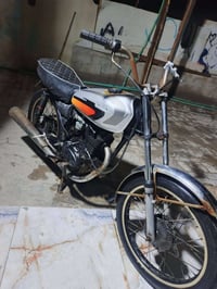 دراجه ايراني نظيفه كلش دراجه مال واحد محتاج يبيعها ما ناقصها اي شيء تع...