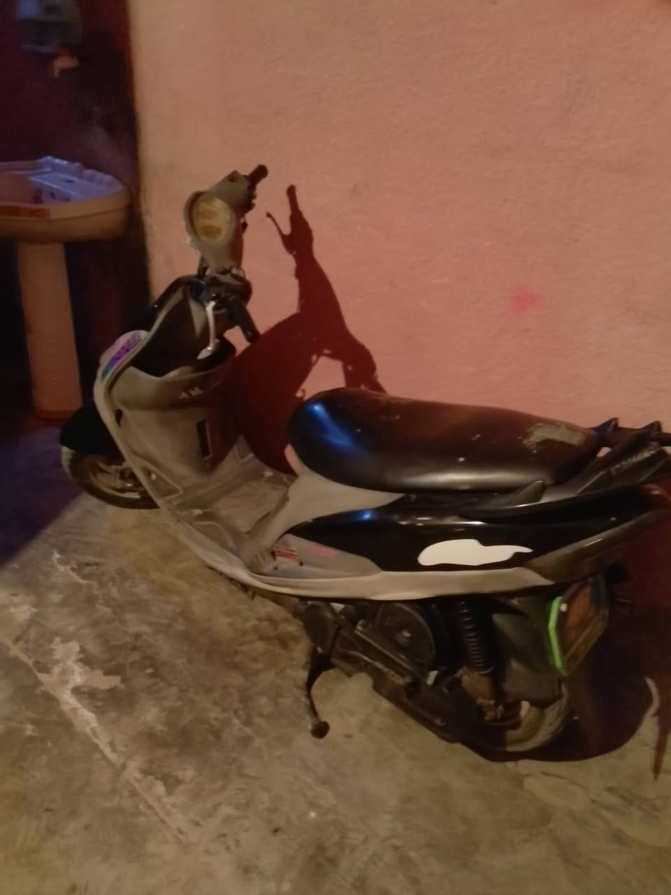 ماكس منغولي محرك شركه نقص وجه الماصده فقط. العداد عاطل كيج البانزين عاطل باتري جديد بغداد البياع نهاية الشرطه الخامسه السويب  سعرها ٤٥٠ الف 

وياها ماصده جديده وكيج السرعه جديد
   فقط نقص وجه الماصده


**إذا كنت صاحب هذا الإعلان وتريد حذفه لأي سبب، رجاءا أرسل رسالة إلى الدعم الفني**