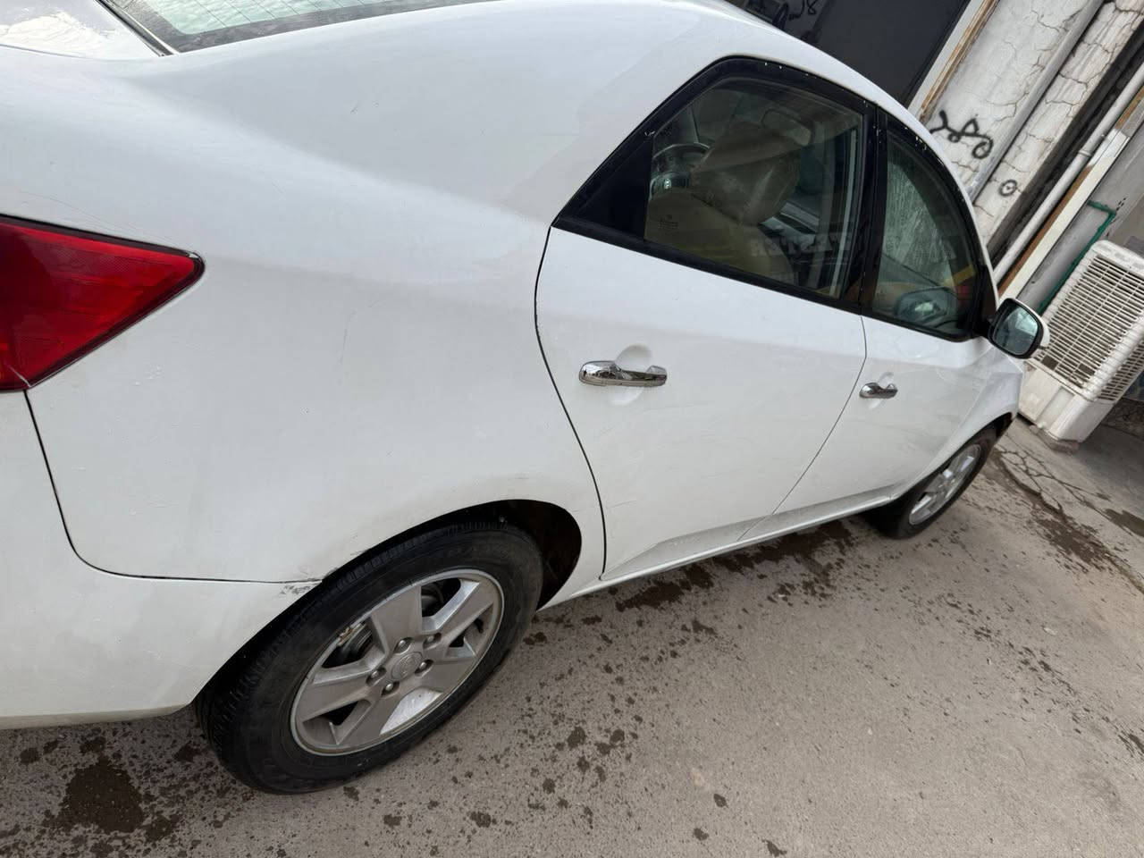 سيراتو 2011 رقم سليمانيه سنويه جديده بسمي ..كير مكينه  تبريد تدفئه بشرط تخم تاير جديد كهربائيات كلها شغاله سياره جهازه بدون نقص
سونار مرفق مع الصور 
السعر 100
***********
