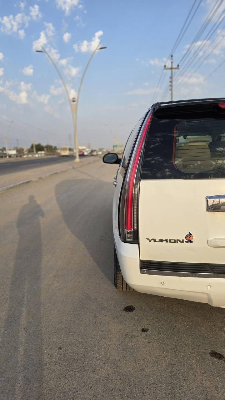 السلام عليكم 
يوكن ٢٠٠٨ خليجي 
كفاله عامة عدا الجاملغ الامامي صبغ جمالية اثر شخوط
البيبان بيها ارباع حسب الصور 
السعر ١٧٥$ وبيها مجال 
السيارة رقم بصرة بأسمي 
العتوان /البصرة / الصالحية
رقم الهاتف /  ***********٤
