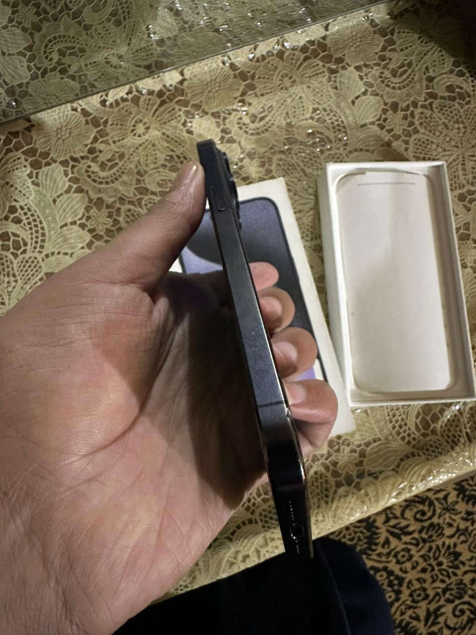 ايفون 15 برو ماكس برغي مامفتوح ذاكرة 256 بطارية 87 سعر مليون و150 وبي مجال قليل رقم صاحب الموبايل ‭0786 219 4041‬
