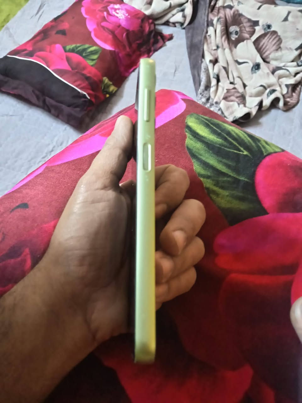 سلام عليكم جهاز بدون محلاقات نضيف فول ما داخل تصليح ابد ريدة ١٥٠الف مكاني كمالية ***********
