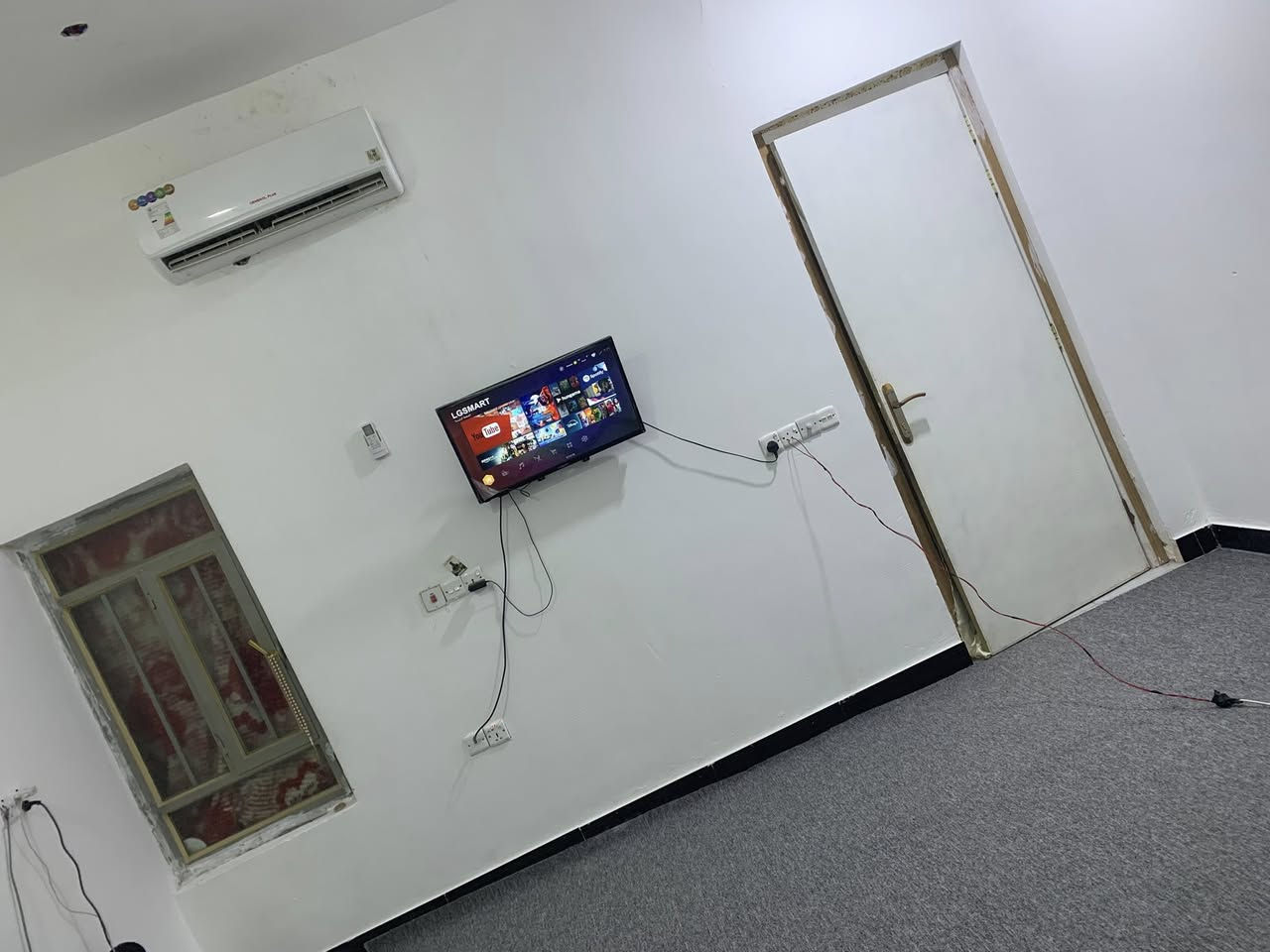 السلام عليكم  بيتين ٢مال اخوان طابو زراعي سند ٢٣كل واجها 5متر النزال القطعه ٢٠٠ الاستفسار يرجاء الاتصال ع الرقام تاليه ***********.  هذني بيتين ارجع وكوال بيتين كل واجها ٥
