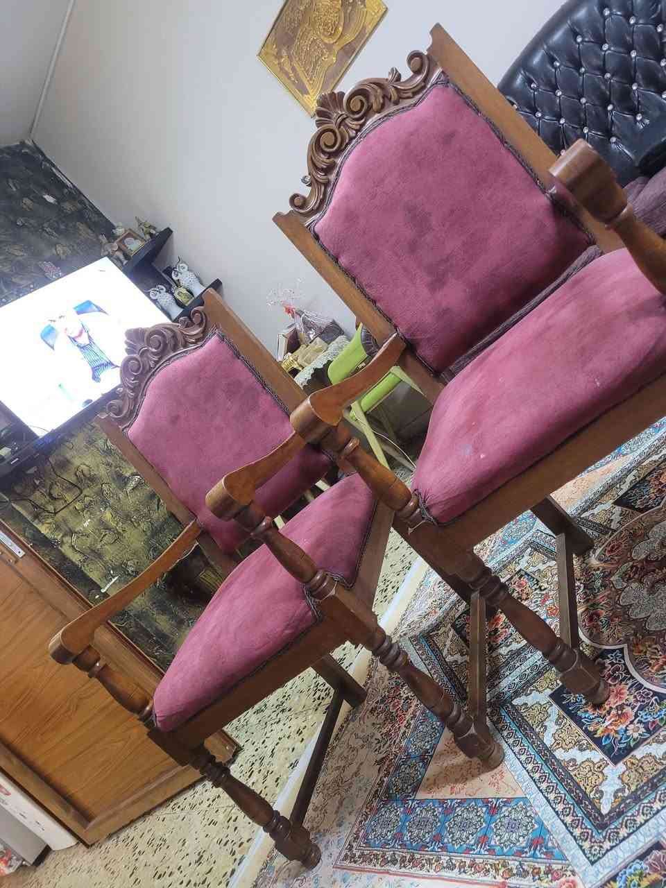 ميز طعام +كراسي للبيع
***********
