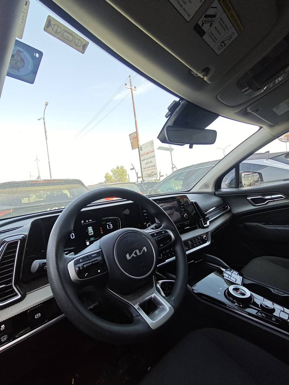 Kia Sportage 2023 EX
السياره فول مواصفات ما عدا الفتحه بصمه شاشه كبيره سايد بريك دكمه شاشه كبيره متصله وغيرها من الواصفات الراقيه 
سعرها 220 ورقه وبيها مجال 
شراي ***********
