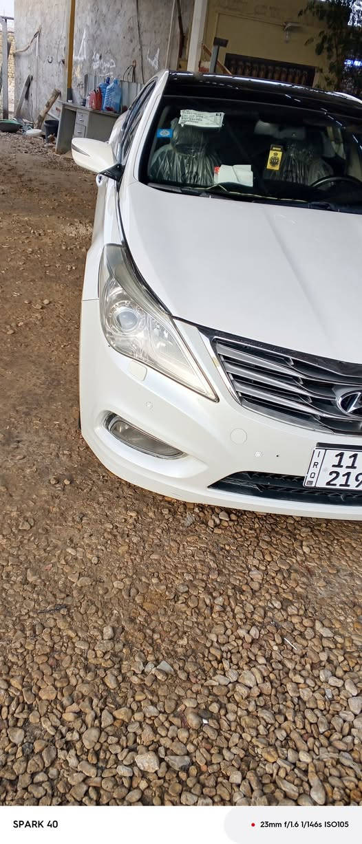 السلام عليكم هونداي ازيره موديل 2015 كفاله السياره فول مواصفات في اي بي فول احد عله واحد رقم بغداد الجديد بسمي مكان السياره الديوانيه السعر 135 وبيها مجال رقم ***********
