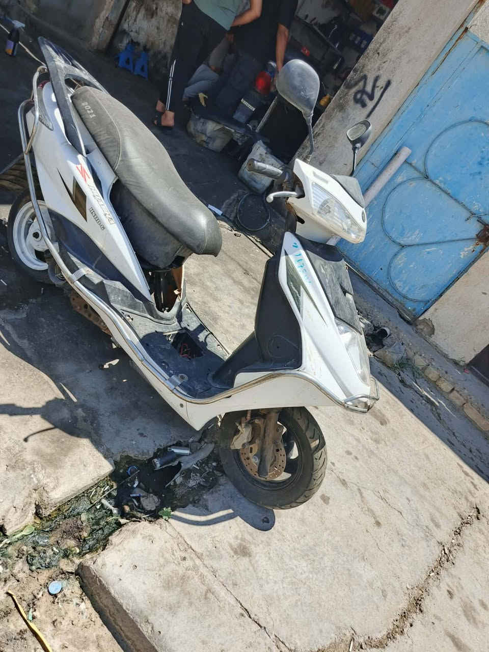 مكلف بالنشر 📍
سلام عليكم دراجه للبيع  سكنس صيني ابيع كوم حديد الاستفسار ***********
@إشارة
