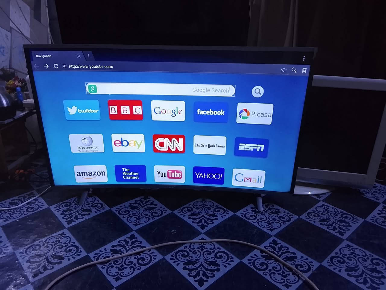 شاشه حجم 55شاشه ضد الكسر مقوس انترنيت نضافه فول ***********اكو وساب
