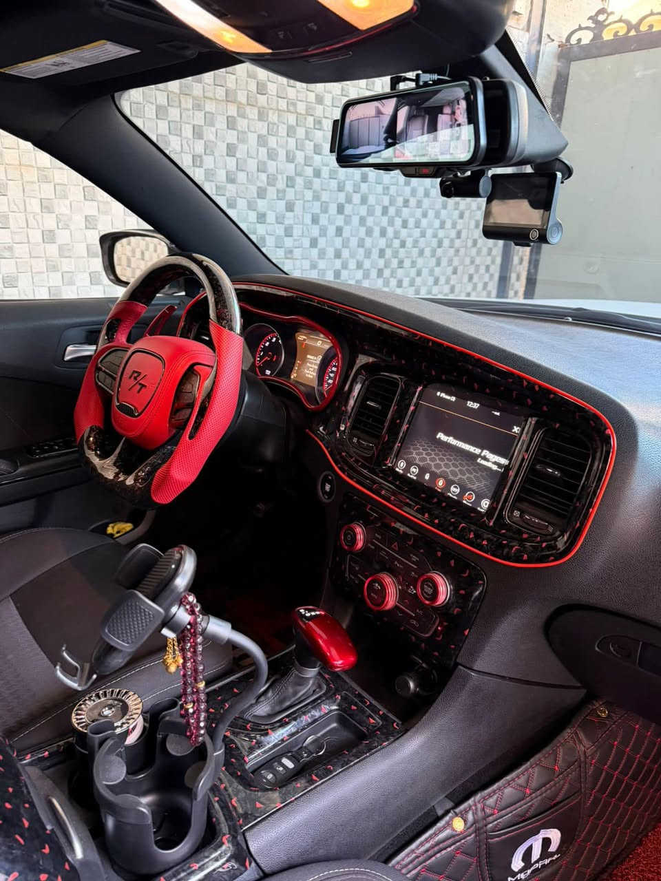 دوج جارجر (RT ) Last Call. النسخة الأخيرة. 
نسخة SRT سكات باك .
........
الموديل : 2023 . (وارد كندي ) .
المحرك : 8سلندر هيمي 5700
العداد : 19 الف .
اللون : ابيض ناصع .
الرقم  : بغداد تحويل مباشر .

 المواصفات:                
* فتحة سقف (سلايد ).
* ⁠تو يل 4x2.
* مرايا هيتر .*  
* مكابح رياضية (برمبو) . 
* لايت زينون . 
* كاميرا خلفية . 
* تخم تاير جديد . 
* كزوز سستم . 
* حساسات خلفية . 
* ويل كروم سكات باك  قياس 20 أنج .
* سستم صوت ALPINE . 
* ⁠شاشة كاربلي .
* تشغيل عن بعد . 
* مقاعد رياضية .
* دخول ذكي بدون مفتاح .
* المقاعد الأمامية تدفئة . 
* المقاعد الخلفية تدفئة . 
* نظام خرائط GPS . 
*نظام سبورت .
* مثبت سرعة (ميموري ). 
* شاشة كبيرة قياس 8.4 أنج اوپشنات SRT 
* تدفئة ستيرن . 
*فول تحكم استيرن جهتين . 
* كير شفتر بالستيرن . 
* جناح خلفي . 
* بلوتوث تلفون . 
* محدد سرعة . 
* ⁠السيارة كفالة عامة حتى الدعاميات 
 بجم كبس .
* ⁠فقط تبديل جاملغ امام ايسر بلادي نفس اللون والسيارة بدون قطرة صبغ .
* ⁠بيها اضافات ؛
* فجوج برمبو brembo srt
* ⁠دبات صوت  تحكم ريمونت (Ht Power ).
* ⁠لايتات اوراكال متحرك ومتغير على النقال .
* استيرن مع الدركة اس ارتي .
متحرك و متغير الالوان على النقال . 
* ⁠ويل كب كروم قياس 20انج (سكات باك ).
السعر ؛325$ بيها مجال 
بيع او مراوس 
مكان السيارة : البصرة 
***********
