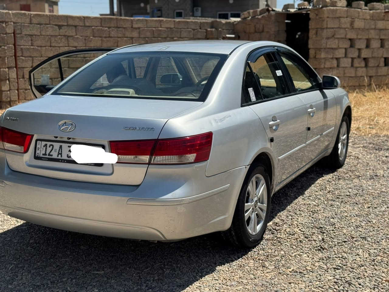 السلام عليكم 
سوناتا موديل 2008 خليجي شكل 9 بدون صبغ رقم نينوى دولي سنويه 29 شرط التحويل 
محرك 2400 دوش المرغوب داخل لونين تحكمات استيران تبريد دفئه كله شغال صدر تواير كله بشرط السيارة نضيفة وما تحتاج اي مصرف 
السعر 117 وبيها مجال 
للاستفسار اتصل 
***********
***********
