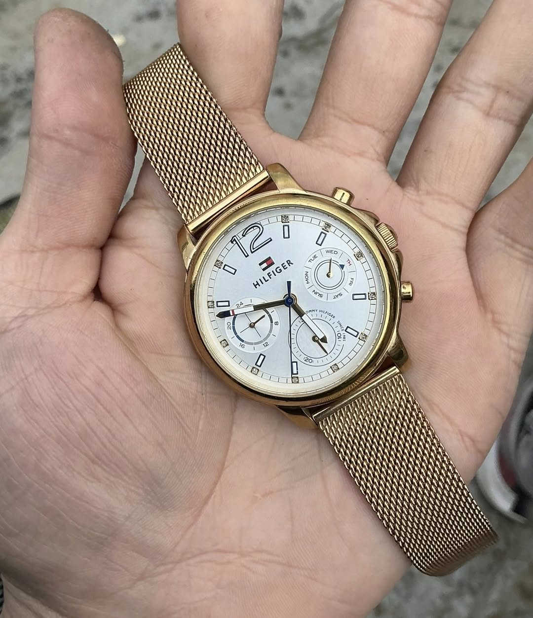 السلام عليكم ساعة تومي اصلي 
نظافة ممتازة
سناتر للتاريخ
عقارب فسفور
سير حصير مميز
قطر 38 40
ستانلس ستيل
85 الف


**إذا كنت صاحب هذا الإعلان وتريد حذفه لأي سبب، رجاءا أرسل رسالة إلى الدعم الفني**