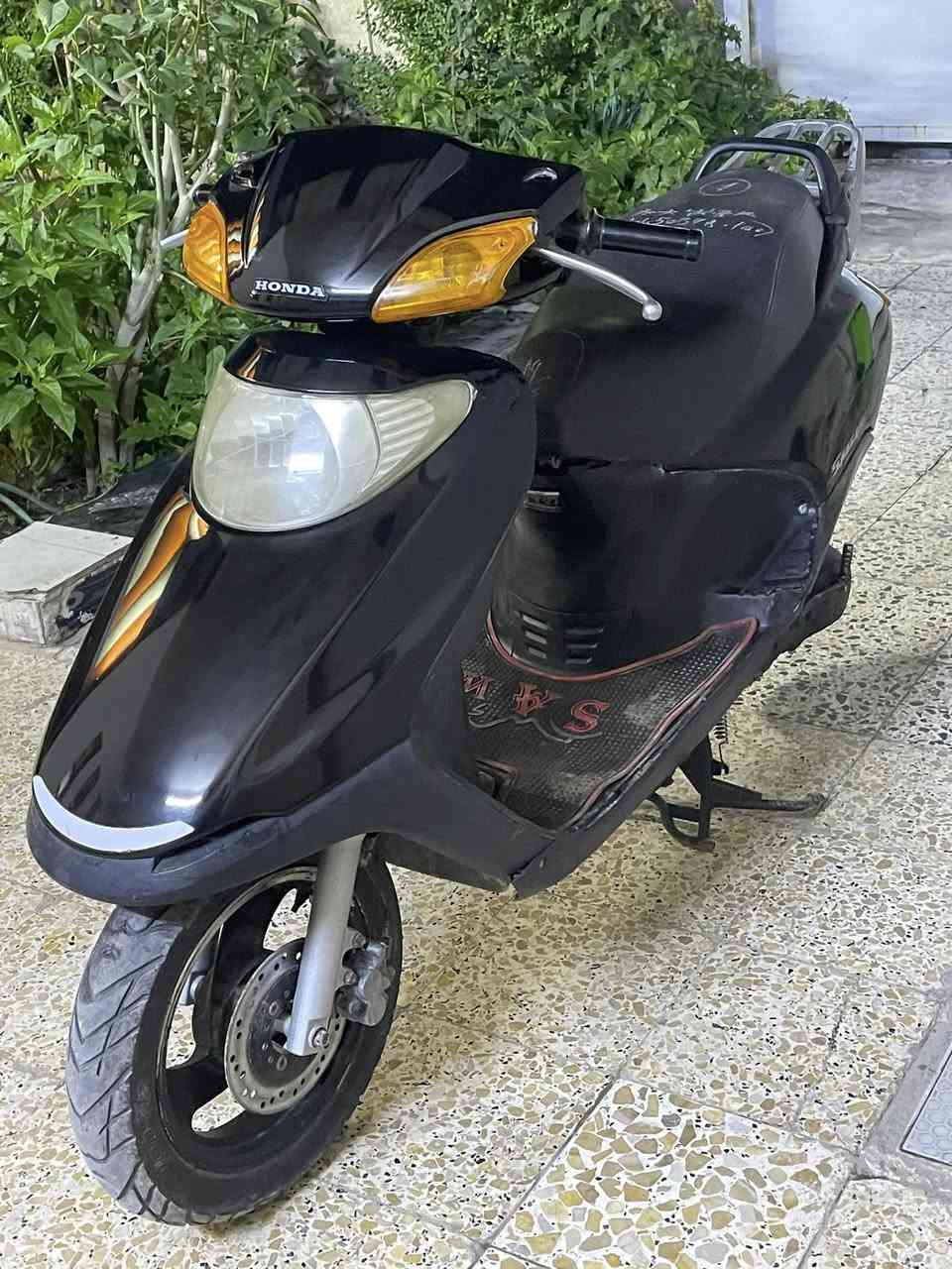 السلام عليكم   
سبيسي ياباني مجفته تجفيف درجه اولى غراض اصلية
دراجه كامله خير من الله
نكرة سلف . كهربائيات كامله 
كفرات اصليه ام الختم 
دراجه ماعوزها شي كاملة للاخير 
السعر ٦٠٠ وبخدمتكم 
للاستفسار خاص موجود او الاتصال على الرقم ***********
