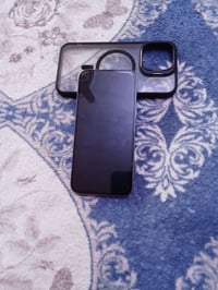 عندي ايفون 15 برو ماكس ذاكرة 256 نضيف 100/100 عدد دورات 181 بطاريه 98 ...