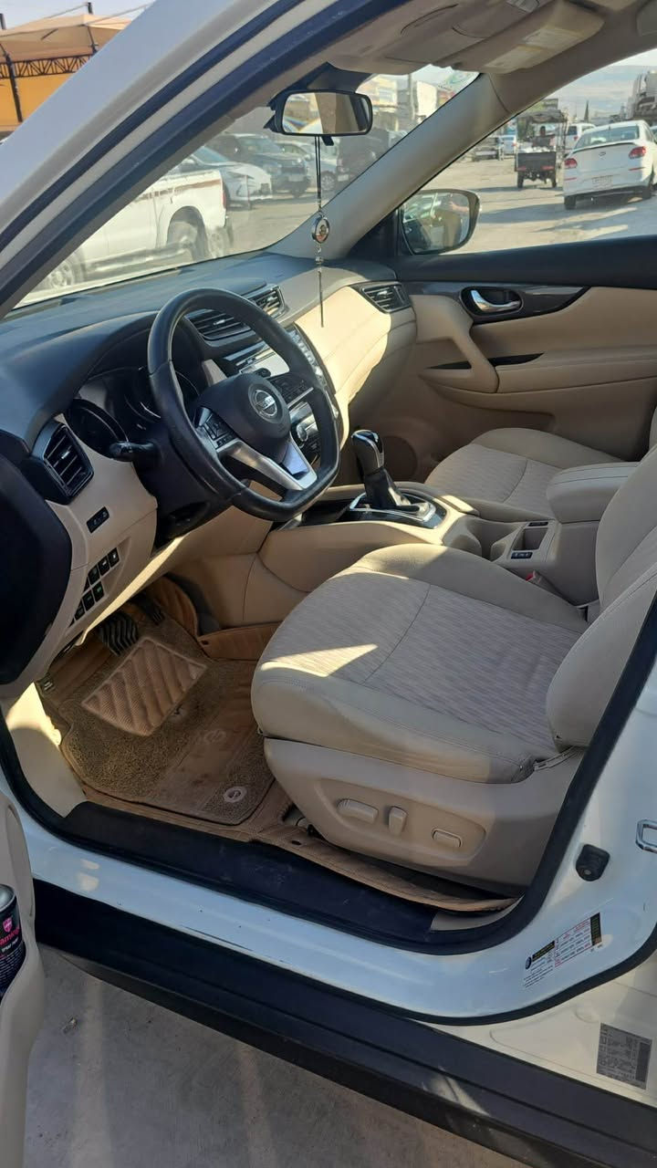 ‏‎السلام عليكم‏‎
‏ Nissan Rouge Sv
2019
 داخل اصفر مرغوب
‏‎  دبل الاكسل
‏‎السيارة ماشية:141 الف
‏‎ارباك بردة فقط 
‏‎حجر صالنصه رادارات بيلادى 
‏‎‏‎‏Eco _  Normal _ Sport : مود

‏‎مواصفات:
نوافذ خلفية مع ستائر
‏‎حساس خلفي و اتو بريك
‏‎بصمه و شغال
‏‎صندوق شفت كهربائي  
‏‎‏‎عينات رادار 
‏‎كشنات كهربائي 
‏‎كشنات هيتر      
‏‎تبريد مركزي 
‏‎‏‎شاشة كبير
‏‎گيجات كبير 
‏‎‏‎لايتات LED امامي
‏‎‏‎نظام توجيه السيارة بين خطوط الطريق (تحديد مسار)
‏‎‏‎كير و محرك بشرط بدون ادنى خلل 
ضرر: بابين مبدل شركة اصلي، جملغ امامي و نص جملغ خلفي صبغ، بدون دواخل

‏‎مكان السيارة: سليمانية، رقم سليمانية 
‏‎سعر : 165$ ومجال
 *********** السليمانية, العراق
