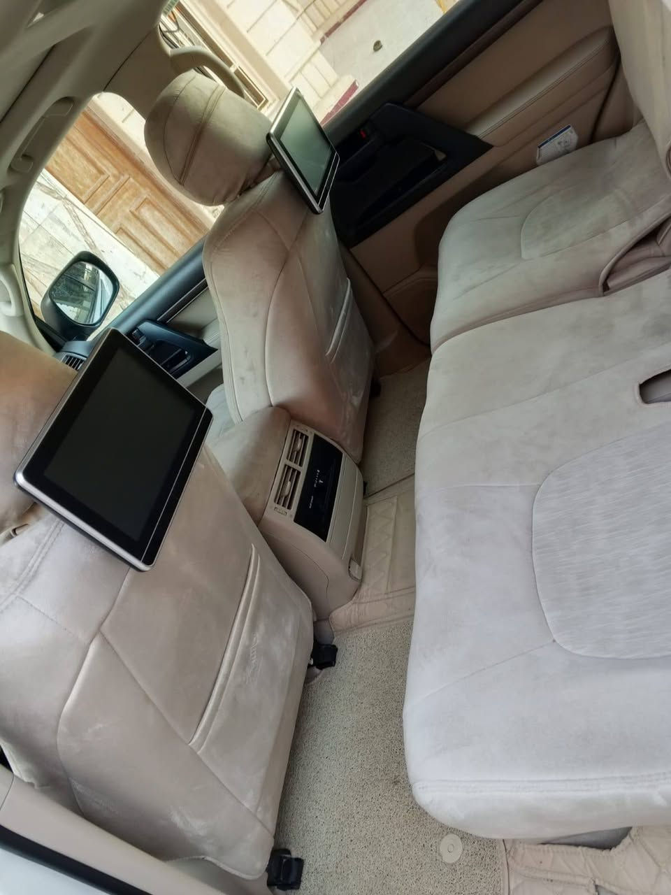 لاندكروز 2019   خليجي GXR
وكاله.    ساز فوووول 
محرك      V8
سلايت  وتشغيل  عن بعد 8  ايرباك
كشن جلد وكهرباء اوتوا عدد 2
دشبول ليزري اسود بيجي 
لايت اسود وبخاخ لايت
جنطه كهرباء حركتين 
شاشه اصلي مساعد تويوتا وكامرا وشاشه عدد 2
فتحه سقف و ثلاجه 
مري شفط 
ويل كل كروم اسود حجم 20
حساس امامي وخلفي لاندكروز
رقم بغداد الجديد بسمي
السياره حلوه 
ماشيه 94000  الف KM
السياره جديده حيل 
السعر خاص 
مكان حصيبه الشرقيه 
رقم موبايل
0781807678


**إذا كنت صاحب هذا الإعلان وتريد حذفه لأي سبب، رجاءا أرسل رسالة إلى الدعم الفني**