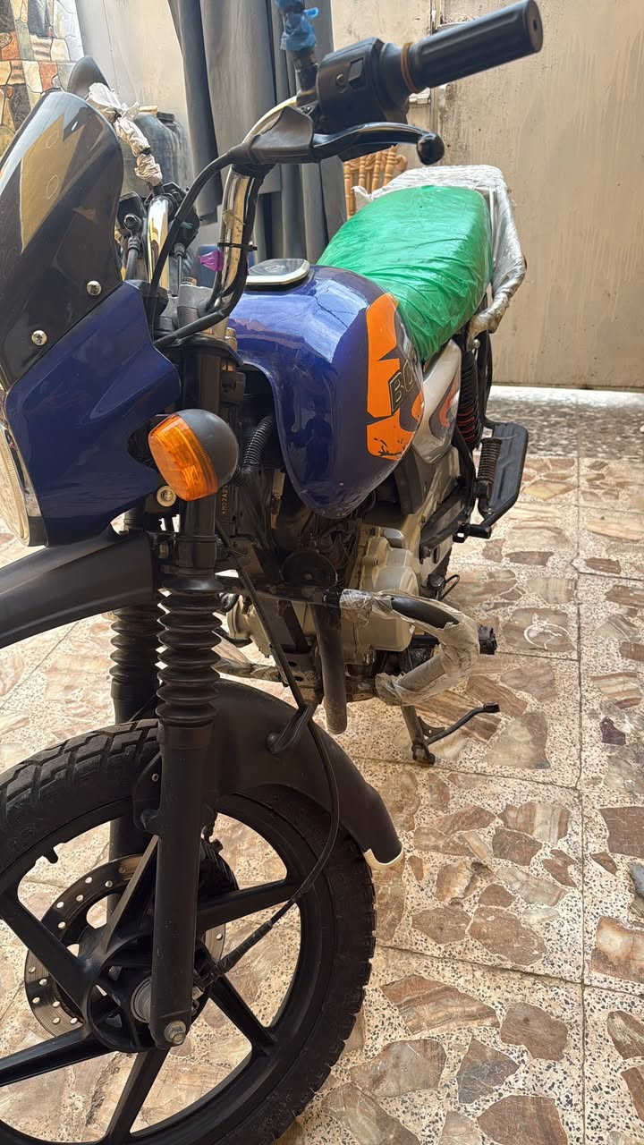 سلام عليكم بوكسر 23 زيرو زيرو زيرو دراجه كفاله عامه من كلشي لا تكلي شبيه دراجه برغي نقص ما بيه مرقه دراجه تحويل ثاني يوم تنبيه دراجه صار 10تيام نازله من رمبه حته تاير خلفي اصلي تايوان مبدل سعر خاص رقم *********** ما جاوب ماسنجر تحياتي
