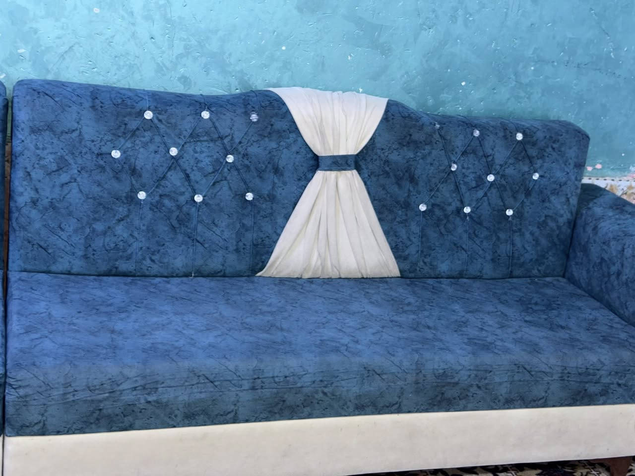 ب٢٠٠الف وبيه مجال بسيط نظيف وأي خلل مابيه 
طول التخم سته متر.   العنوان الإسكان. الصناعي نزله دور سيد حمزه


**إذا كنت صاحب هذا الإعلان وتريد حذفه لأي سبب، رجاءا أرسل رسالة إلى الدعم الفني**