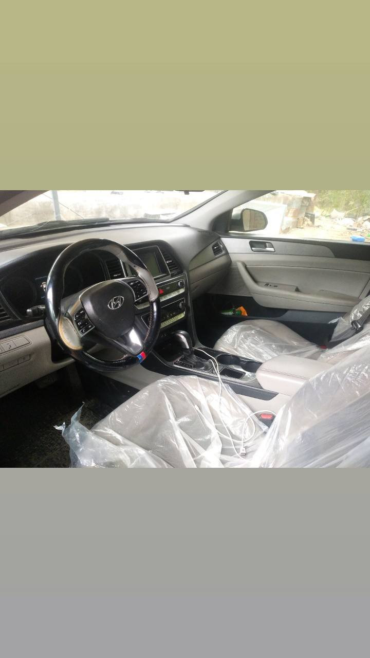 للبيع سوناتا 2019 امريكي رقم بغداد سنويه مجدده لل 2028 محرك 2400 مامفتوح ماشيه 95 فول مواصفات عدا الفتحه السياره كله ليبل واحد بدون تبديل وبدون دواخل وصور الحادث مرفقه بالمنشور السياره جديده مكينه كير حداديه جدد تخم تاير جديد تبريد ثلج 
السعر 122 وبيه مجال 
للاتصال ***********
***********
المكان بابل الحله
