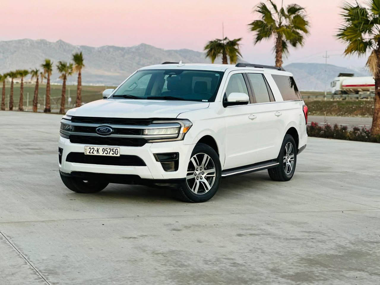 فورد اكسپدشن max ٢٠٢٢ مرقم جاهز
سعر ٢٩٥
***********
***********
جاملغ و بونيد صبغ بدون دواخل ايرباكات سيتم فئة xlt  فول مواصفات عدا فتحة مكانها اربيل أربيل, العراق
