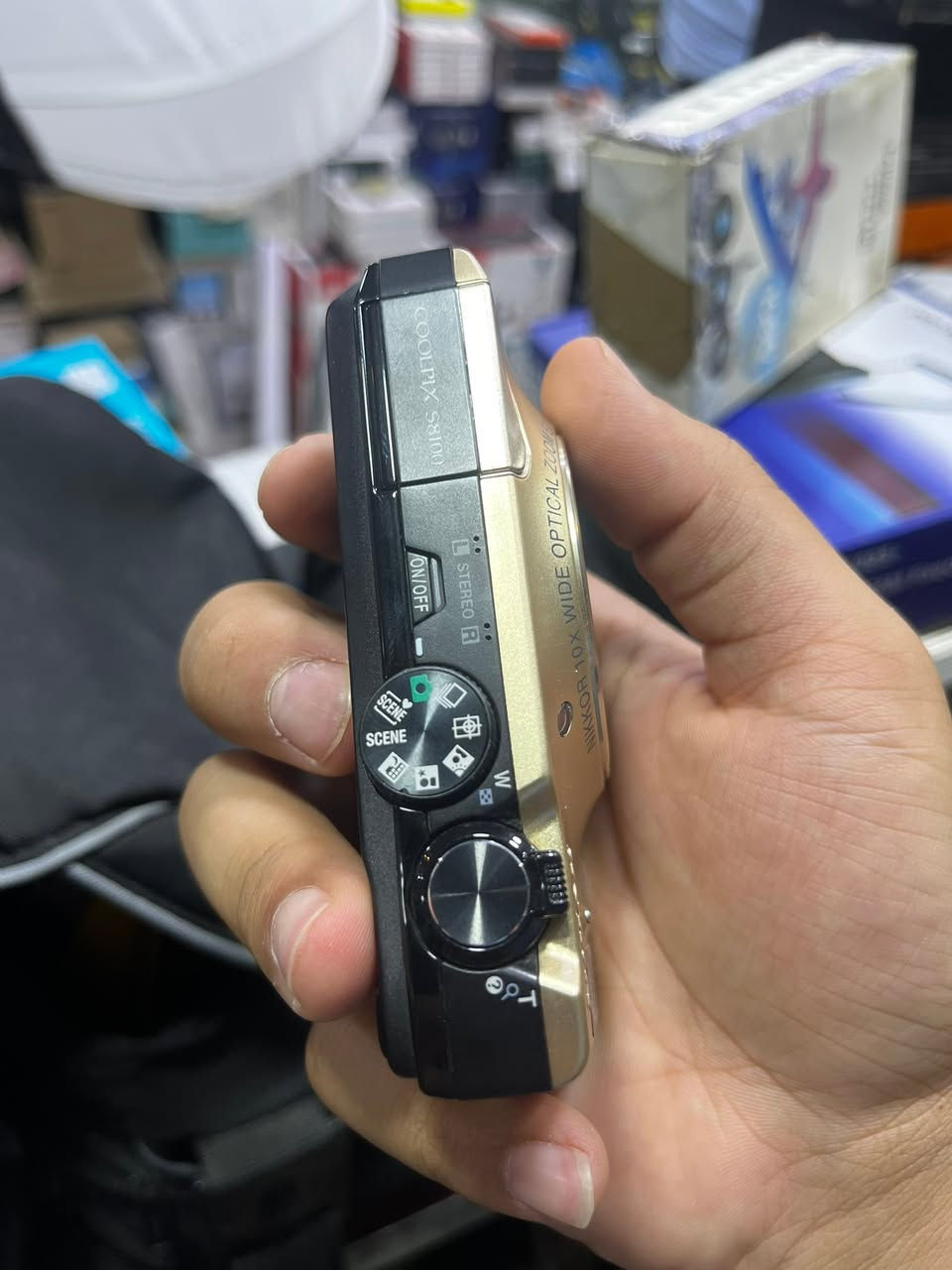 متوفر نيكون s8100 تصويرها اسطوري زوم10x  شي راقي تصويرها بالصور والفيديو كلش حلو جديده غير مستخدمه نهائيا مع كل ملحقاتها 
متوفر توصيل كل محافظات العراق


**إذا كنت صاحب هذا الإعلان وتريد حذفه لأي سبب، رجاءا أرسل رسالة إلى الدعم الفني**