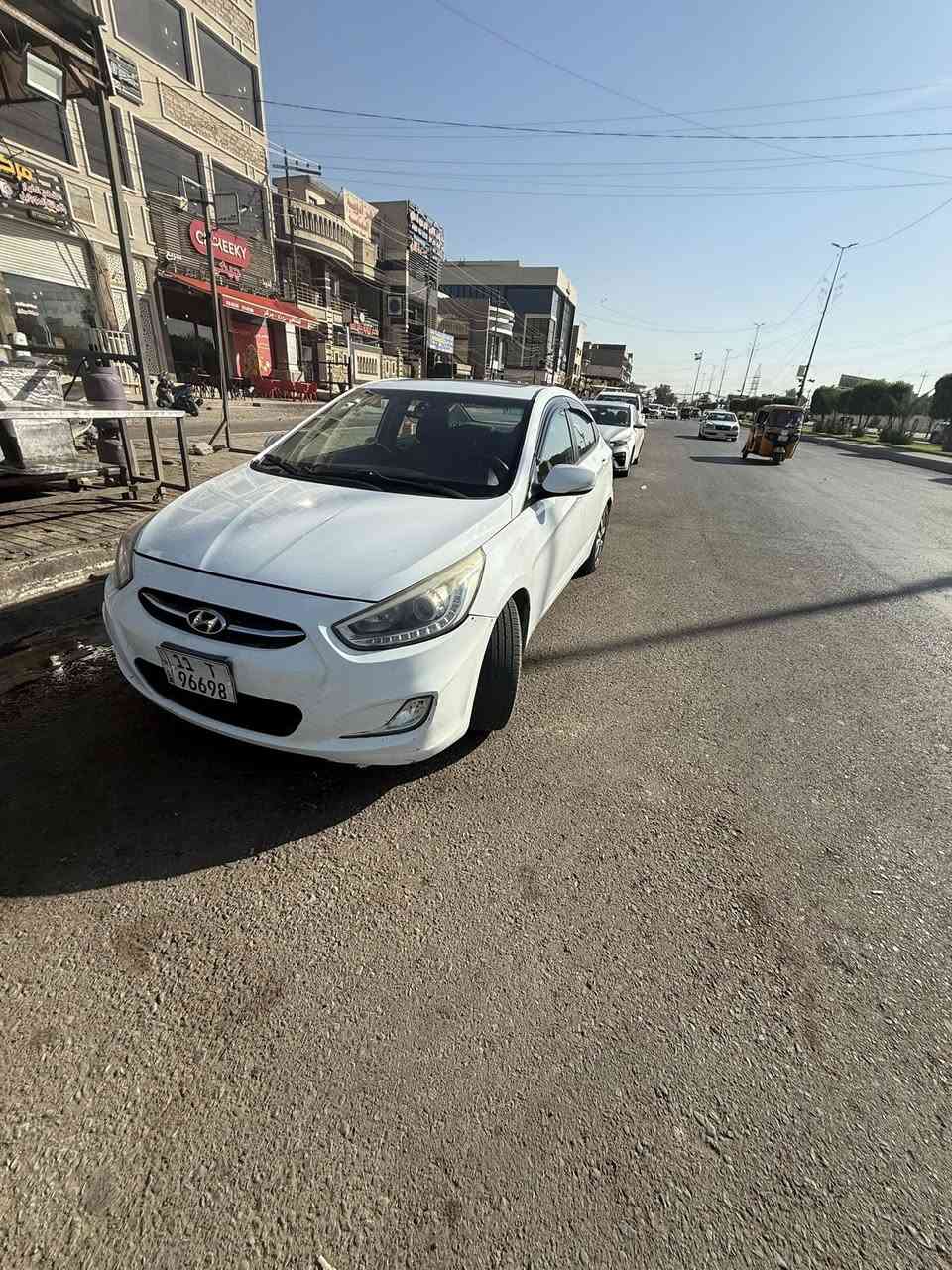 اكسنت موديل 16 خليجي للبيع
محرك ١٦٠٠
كير محرك مكفولات 
تايرات تخم جديد
منظومة زنون
داخل اسود جلد
بيها صبغ باب الصدر والدوسه فقط
مكاني بغداد -الشعب 
شراي اتصل المو شراي لايتعبني ولا اتعبه
***********
