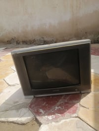 تلفزيون • شغال • للبيع