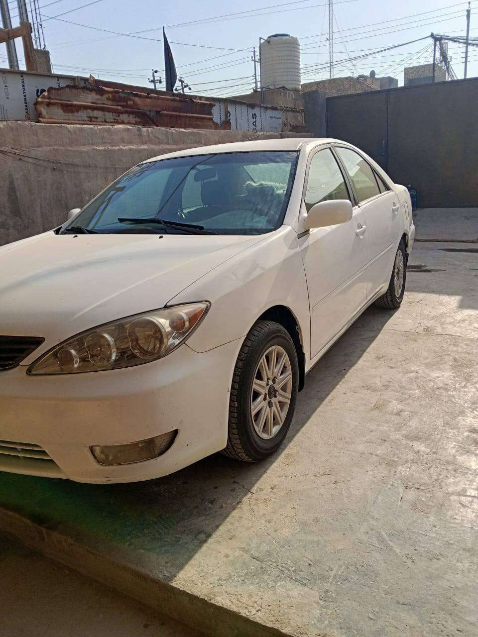 سلام عليكم كامري موديل 2006 بسمي لسعر 87 وبيهة مجال ***********
