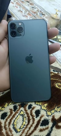 مساء الخير جهاز ايفون 11برو ماكس ذاكرة 64 بطارية 82 فطر بلشاشه بسيط جد...