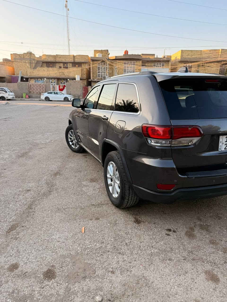 من رخصة الادمن طبعآ🥰 
راح اذكر كلشي احسن الك والية
للبيع فقط بدون مراوس جيب لاريدو موديل ٢٠٢١ امريكي ضررهة خفيف تبديل بنيد ورش الجاملغلات الامامية بدون اي دواخل شرط الفحص كير جديد كلش محرك مبدل بساتم مال ٢٠١٤ شرط بدون دوانز او تنقيض او تبخير حدادية جاهزة ١٠٠% تخم تاير قبل شهر شادلهة ماشية ٦٥  مواصفاتهة معروفه 
رادار
تحديد مسار 
تتبع  مسار 
حساسات خلفيه
 توقف  ذاتي  عند الرجوع
5 بصمات
اطفاء ذاتي 
وصار بيهة ضربة بالجاملغ الخلفي الايمن وشوية من الباب وعندي صورة قبل الصبغ حتة تتاكد بنفسك السيارة امانه الله جاهزة مجهزة من كلشي اي نقص ممخلي بيهة وشادلهة منظومه غاز ٨٥ لتر يعني تمشيك ٦٠٠ كيلو ب١٥ الف السيارة بالكوت باسمي شوكت متحب اجي ابصملك ورقم الشاصي وصور الضرر بالمنشور السعر ١٨٩ وبيهة مجال للطيبين اي استفسار ***********
1C4RJEAGXMC813265
