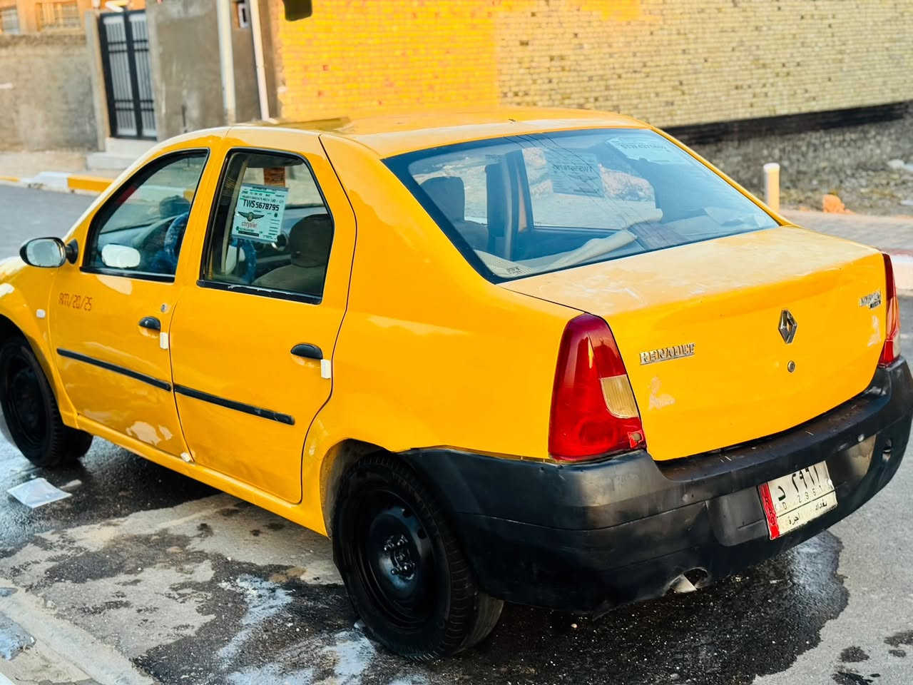 السلام عليكم رينو لوكان موديل 2010السياره جاهزه كير مكينه شرط الكير توني شاده مداور ثاني يوم رقم بغداد مكاني سماوه مالكه ب السماوه السياره (باور) حداديه كهربائيات كله شغاله 
السعر 34 وبيه مجال بسيط 

للتواصل:***********
