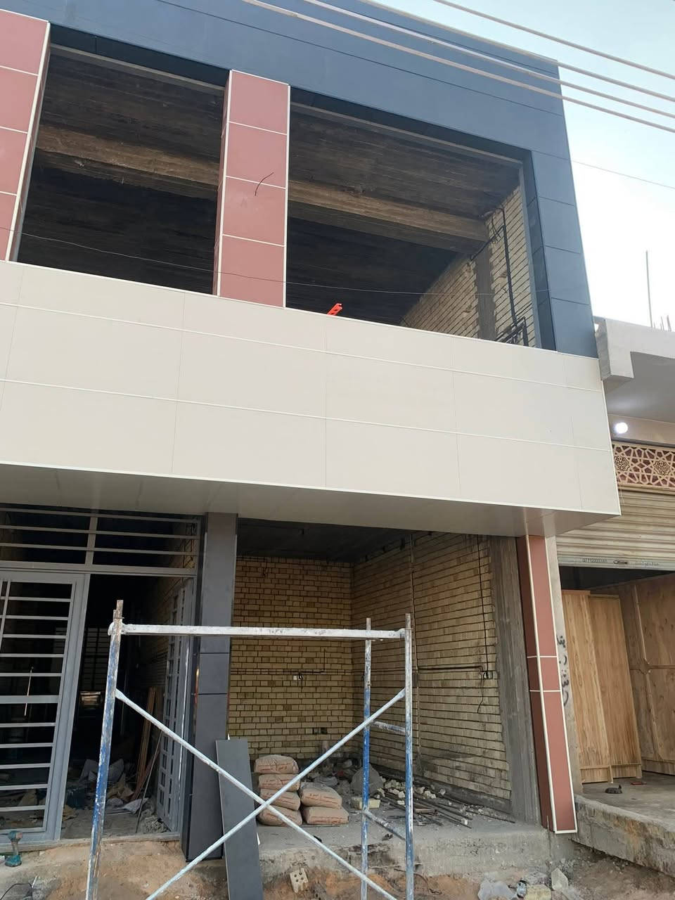 تغليف الواجهات الخارجيه للمحلات التجارية والابنيه بماده البورسلين الميكانيكي والفرونتك والكابون
 ***********
***********
‏‪***********‬‏للستفسار واتساب
