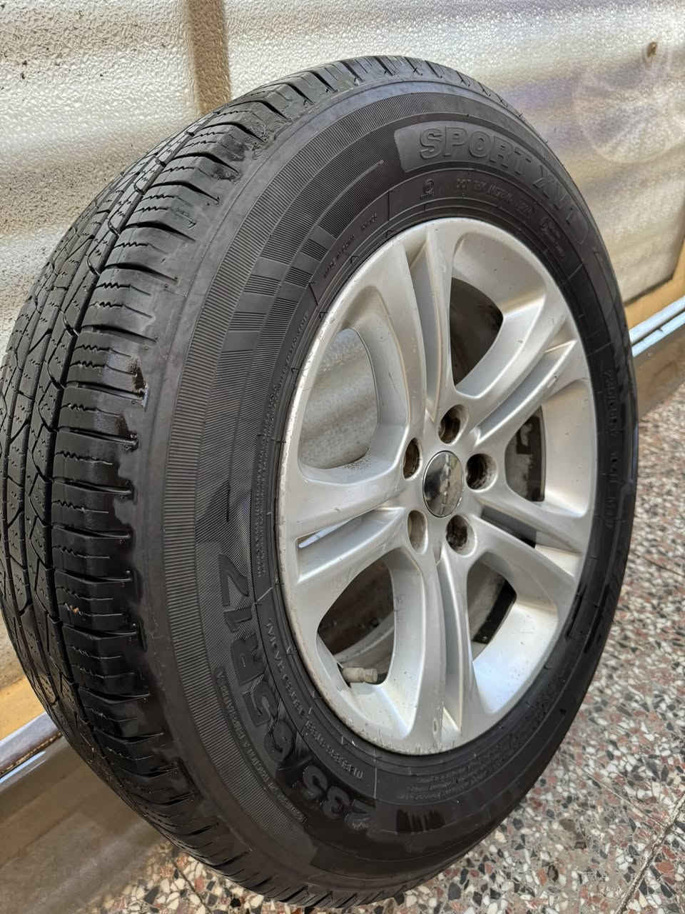 السلام عليكم تخم ويل جارجر حجم 17 ويا تخم تاير جديد للبيع  فقط بدون مراوس مكانهن بغداد العبيدي سعرهن 200 الف وبيهن مجال 
***********
