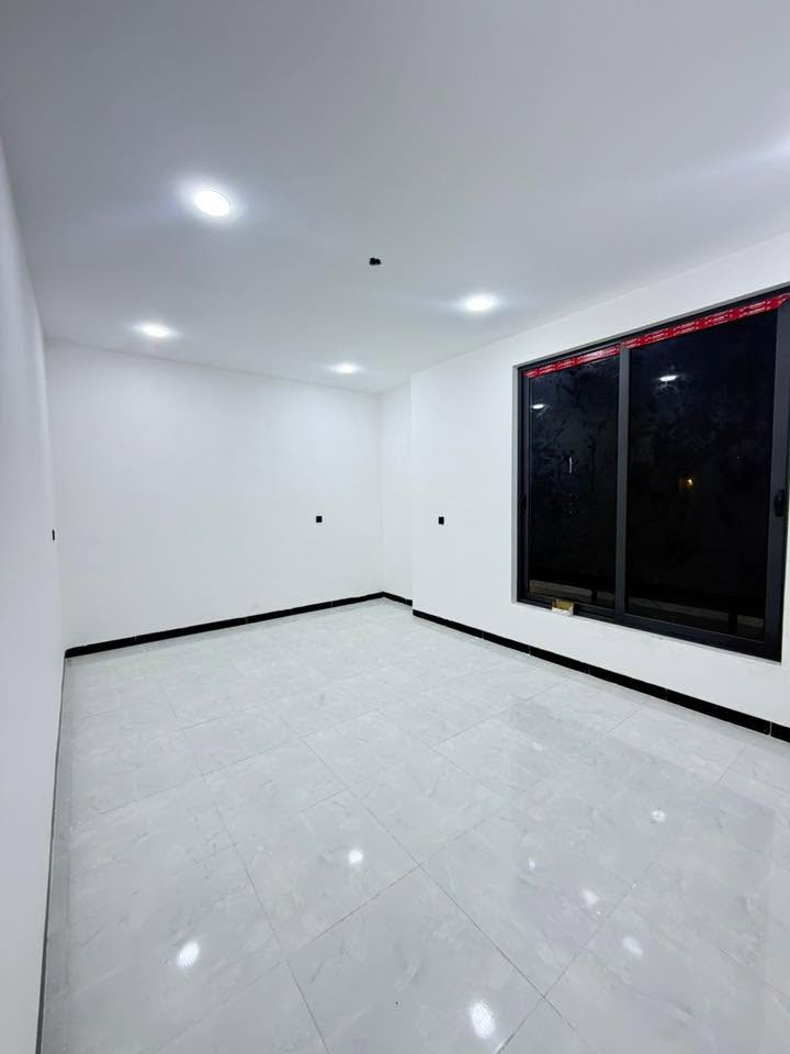السلام عليكم
دار للبيع 75م طابو زراعي سند 25 
بناء VIP ( استلام مباشر ) 
غرفتين نوم - صاله - كلدور - مطبخ - مناور - مجمع صحيات عدد 3 
الموقع 📍 
نادر - حي الزيتون 
الخدمات 🔹 
ماء - مجاري - كهرباء - تبليط

للاستفسار عن أي عقار يتم نشرة
      مراسلة الصفحه او الاتصال على 
          *********** - عمار الربيعي 📞 
         *********** - فقار الجنابي 📞
