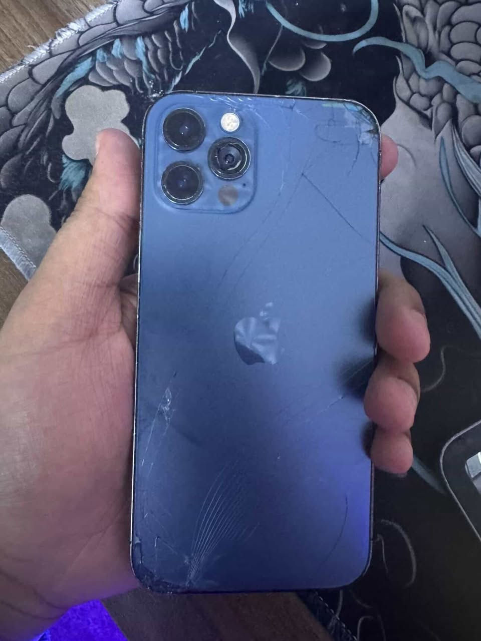 سلام عليكم
12 برو الصغير 
128 
فقط ظهره مكسور الباقي كله بلادي 
250 الف قابل للتفاوض


**إذا كنت صاحب هذا الإعلان وتريد حذفه لأي سبب، رجاءا أرسل رسالة إلى الدعم الفني**