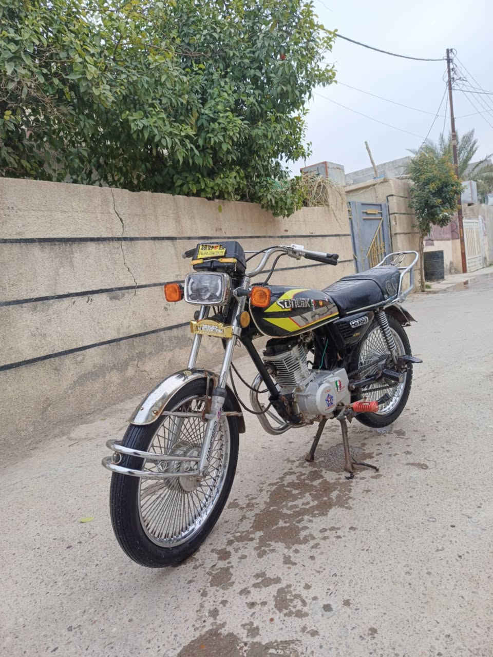 للبيع نامة برو 

اوراق مكاتبة

دراجة نضيفة  تجي تشوف بعينك كاملة مابيهة نقص تاخذهة منا و ماتصرف عليهة ربع كلشي بلادي ما مبدل

دراجة صوتهة ناعم مكفولة من السرقة و الحوادث 

كهربائيات كلها شغالة درجة اولة

السعر 425و بيهة مجال 

المكان صلاح الدين قضاء الضلوعيه الناحية

للاستفسار
***********
