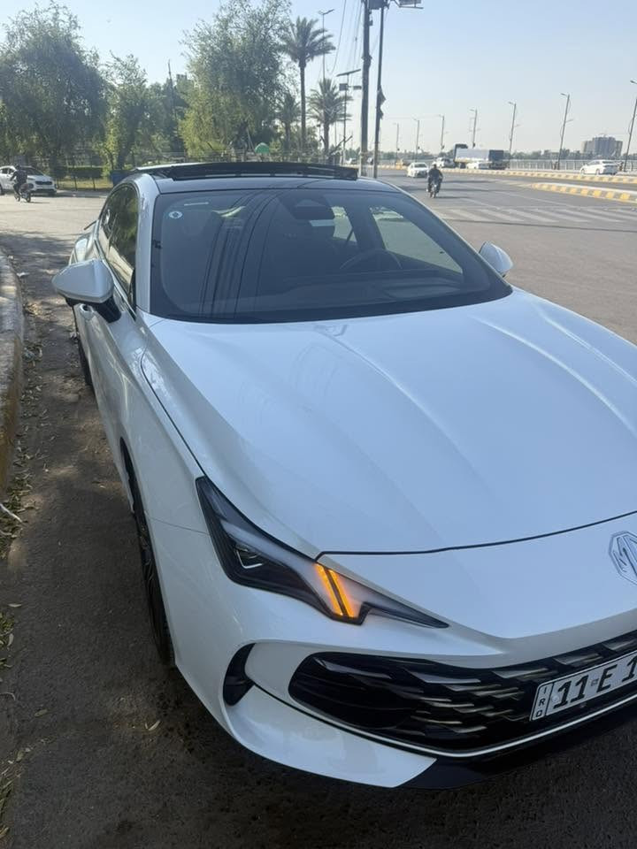 سلام عليكم  MG7 VIP
مكينة 2000 تيربو
ضمان 6 سنوات او 200 الف كيلو 
مكفولة من حادث عدة رصعة زغيرة مكانها بغداد ورقم بغداد 
سعرها 32 مليون تريد تعرف سعرها بشركة 36 مليون وداخل لون اسود مو ماروني الداخل ماروني 38 مليون 
سيارة ماشية 2800 كيلو 
باسمي للاستفسار ***********
