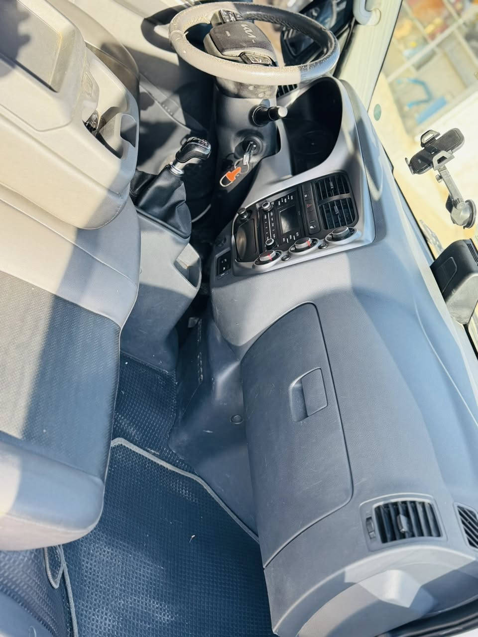 السلام عليكم كيا بنكو مسكر 2023  ماشيه 40 الف السياره ع وضع الشركه  السياره فحص موقت تترقم اي محافضه بيهه طخه بصيطه بلقماره اثناء التحميل ترهم بيع او مراس السعر ١٦٠  وماكو هيج سعر مكانهه بابل للاستفسار *********** //***********
