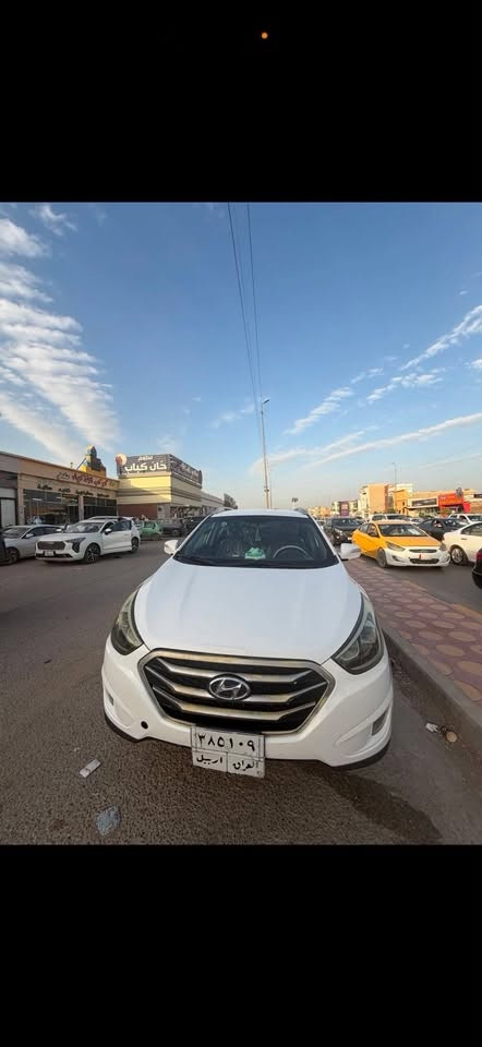 للبيع | هيونداي توسان 2015خليجي�
🔹 الماركة: Hyundai Tucson
🔹 الموديل: 2015
🔹 المحرك: 2000 CC
🔹 اللون: أبيض
🔹 المسافة المقطوعة: 160,000 كم
🔹 رقم أربيل
🔹 السنوية والرقم باسمي وجاهزة لنقل الملكية.

✅ سونار حديث موجود.
✅ محرك وكير بحالة جيدة.
✅ شاصي سليم.
✅ استخدام شخصي.
✅ نظيفة من الداخل والخارج.
✅ زجاج ومرايا كهربائية.
✅ السيارة جاهزة للاستخدام ولا تحتاج أي مصرف

مكاني نجف قرية الغدير الاولى

💰 السعر: (140 وبيها مجال).

📞 للتواصل: (***********)
