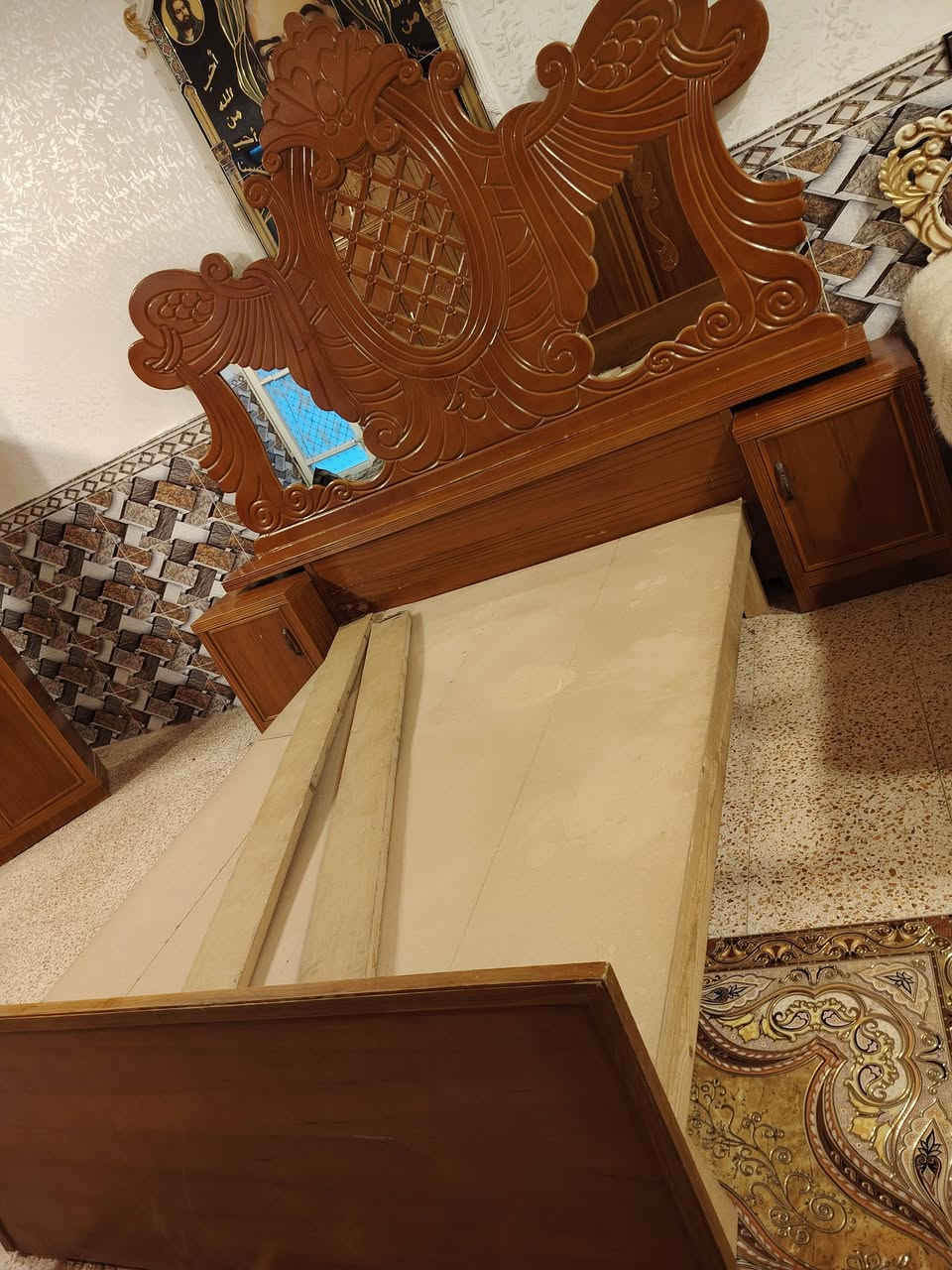 مکلف ب النشر غرفه نجاره تزکام صاج 6 ابواب طابقین للبیع مکانه کوت وای استفسار ع ***********
