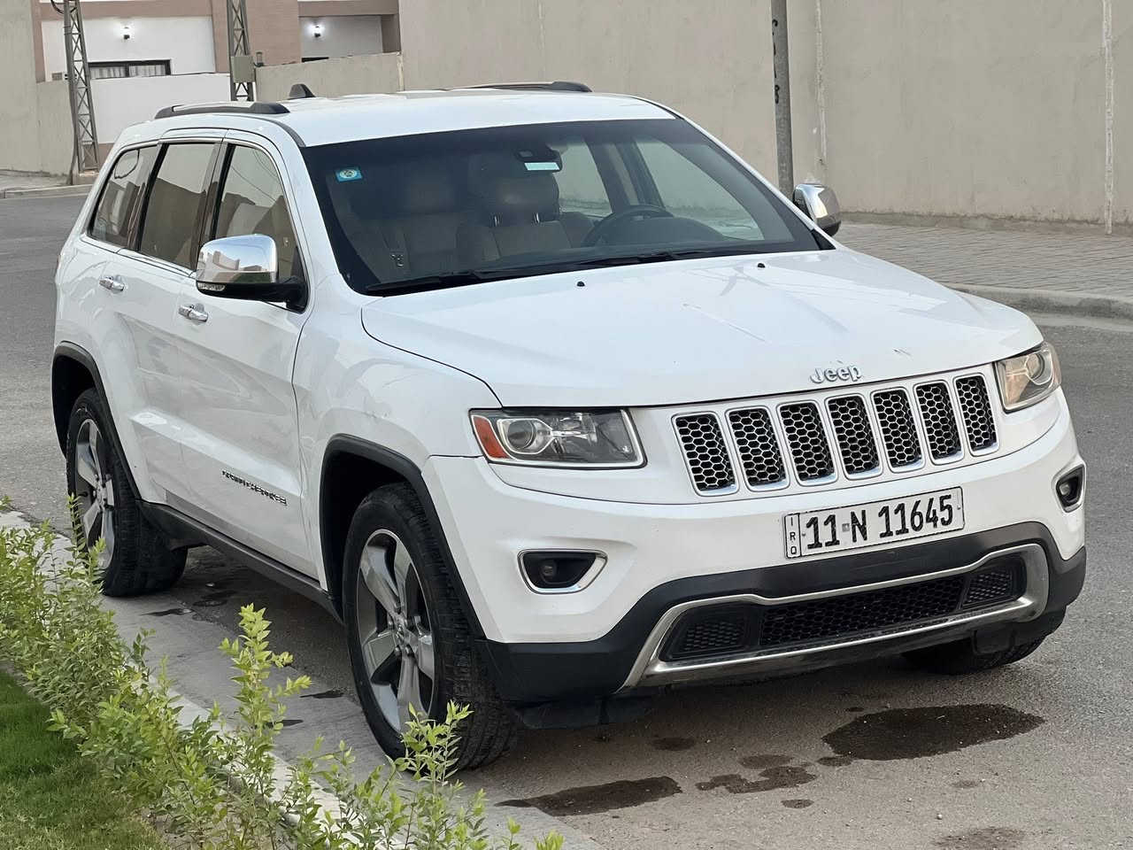 السَلاَّمٌ عليكَمّ-ورحْمَّة اللّ وَبُركَّات
للبيع جيب 2015امريكي
بيهه ٤ قطع صبغ بدون دواخل ولا قطرة معجون فقط 
بنيد وجاملغ ايمن وباب تبديل اصلي وباب خلفي صبغ

الفئه لاريدو
رقم بغداد الججيد بأسمي 
محرك ٦ سلندر
موصفات
بصمه
كشنات كهرباء
جلد
تدفئة بالكشنات + ستيرن
شاشه
كامره
تحكمات
حساسه خلفي
كشافات زينون
كير طيارة
مانع انزلاق
مثبت سرعه
اشاير بل مري
تبريد قطعتين
سيارة كاملة من كلشي
مكان سياره كربلاء
السعر188

***********
