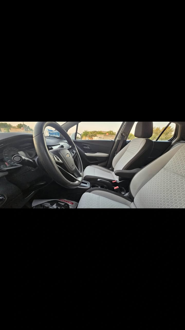 Chevrolet trax
تراكس خليجي 2017
--------------------------
[  ] ضربتها بنيد و دعاميه 
 مبدلات جديد   
    
-------------------------
رقمها بغداد ب اسمنا
عليها شاشه و دواخل نظيفه ، وكلشي نظيف بيها
--------------------------
السعر 100 بيها مجال
للاستفسار( واتس )  ***********
