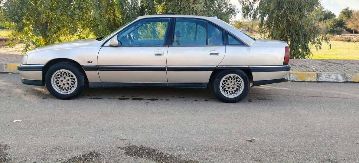 اوبل اوميكا
   موديل 1993
سياره وضع شريكه كله جسمه عل بلاد 
لا صبغ لا خياس  كله عل بلاد شرط 
كير محرك بشرط  
اربع جوم كهربائي 
سلايت كهربائي
قفل مركزي
محرك حجم 20
رقم كركوك دولي جديد 
دفتر بانزين بي 
سعر 43$ 
اي استفسار خابر 
*********** كركوك, العراق
