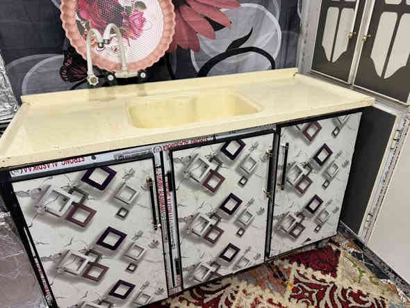 سلام عليكم  كاونتر 3 امتار وسنك مرمر نضافه 100‎%‎  البيع  الاستفسار خاص او عل رقم ***********
