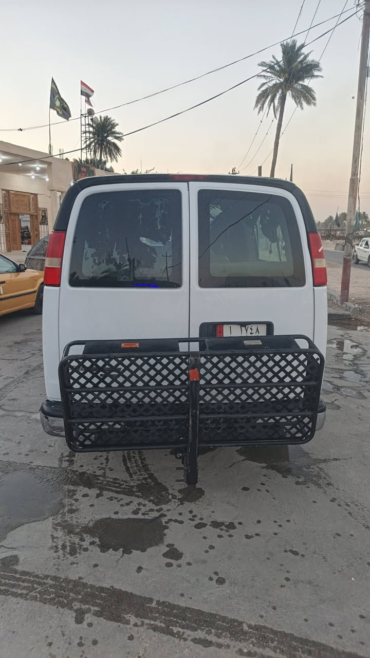 سفانه للبيع موديل ٢٠٠٧ خطها بصرة كربلاء تايم كربلاء وبيه خط منتسبين من حله للموصل جاهزه مابيه أي نقص مكانها كربلاء طوريج سيارة بيه ضربة ومعمرة تجي وتكلب بيدك لتكلي وين ضربتها وشمصلح بيه السيارة باسمي مداور ثاني يوم وين ميعجبك مشروع وطني *********** 
***********
