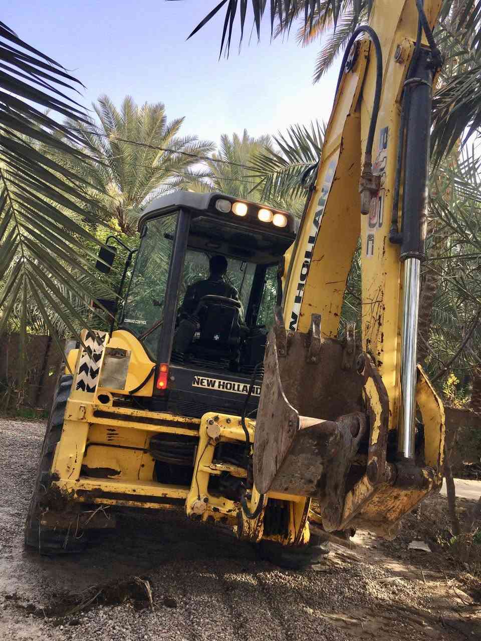 شفل حفاره نيوهولند موديل 2017
مشتغله 7 الاف ساعه
بلاديه على وضع الشركه ،تدفئه تبريد بلادي، 
دكمه طسه تأسيس نقار بلادي،  
محرك كير مضخه اكسلات كونترولات على وضع الشركه ممفتوح بيهن برغي،
كلشي شغال بيهه وعلى وضع الشركه مع صيانة عامه قبل أسبوع 
للبيع او مراوس بشي اقل واخذ فرق سياره او لوري قلاب او شفل 
مكان السيارة بابل 
للاستفسار *********** 

السعر: الطلب في التعليقات سياتي اليك على الخاص مباشرة
