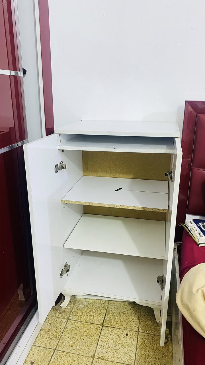 يرهم جزامة يرهم   بوفية
السعر 40 قفل 
التحرير قرب ابو دريس 
للتواصل ***********
